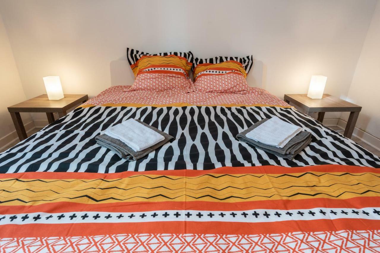 Appartement Coeur De Ville - Wifi - Lave-Seche Linge Pau Kültér fotó