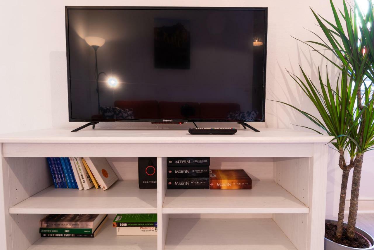 Appartement Coeur De Ville - Wifi - Lave-Seche Linge Pau Kültér fotó